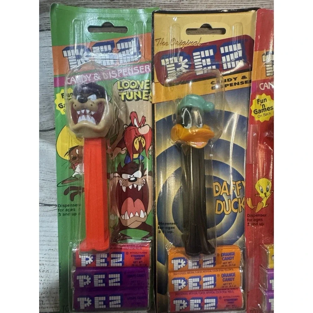 Lot of 7 Vtg PEZ Dispensers Looney Tunes Bugs Taz Daffy Tweety w/Orig. Pkgs TbB3